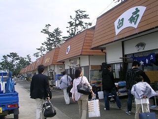 東京から90分で行ける離島 初島食堂街で食べられる　人気のどんぶりランキング